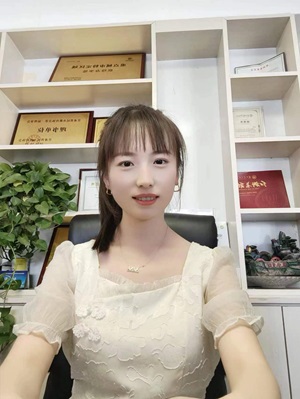 段选选-新媒体运营中心老师